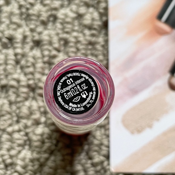 Bundle of Sephora Outrageous Plump Hydrating Lip Gloss & Laura Mercier Eyshadow - Picture 6 of 9